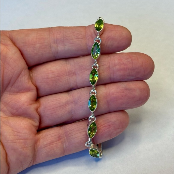 Sterling Silver Peridot Link Bracelet ~ 7 - 8" Wearable Length Adjustable - Picture 12 of 13